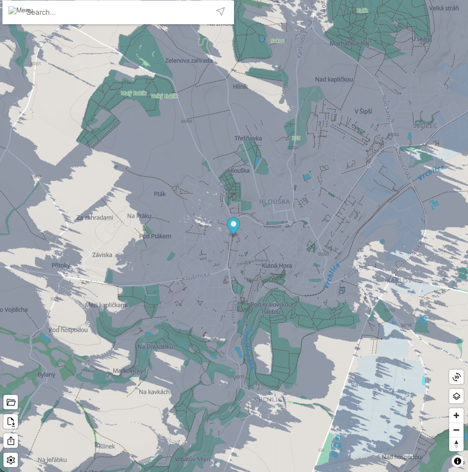 Mapa Kutné Hory se stínem terénu při nízkém Slunci. Modrošedé plochy zabírají celé historické jádro, Hloušku, Karlov i údolí Vrchlice a leží ve stínu. Světlé nezastíněné pásy zůstávají na západním okraji u Přítok, Závisek a Bylan a na severu u Kaňku a Sukova